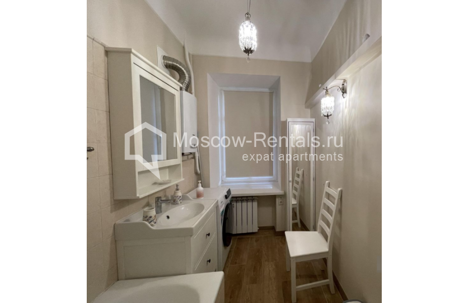 Photo #8 2-room (1 BR) apartment for <a href="http://moscow-rentals.ru/en/articles/long-term-rent" target="_blank">a long-term</a> rent
 in Russia, Moscow, B. Tatarskaya str, 3