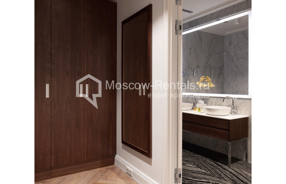 Photo #6 3-room (2 BR) apartment for <a href="http://moscow-rentals.ru/en/articles/long-term-rent" target="_blank">a long-term</a> rent
 in Russia, Moscow, Okhotnyi Ryad, 2