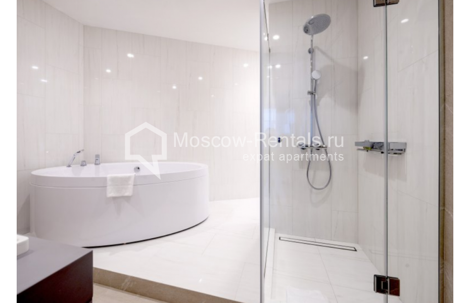 Photo #18 3-room (2 BR) apartment for <a href="http://moscow-rentals.ru/en/articles/long-term-rent" target="_blank">a long-term</a> rent
 in Russia, Moscow, New Arbat str, 32