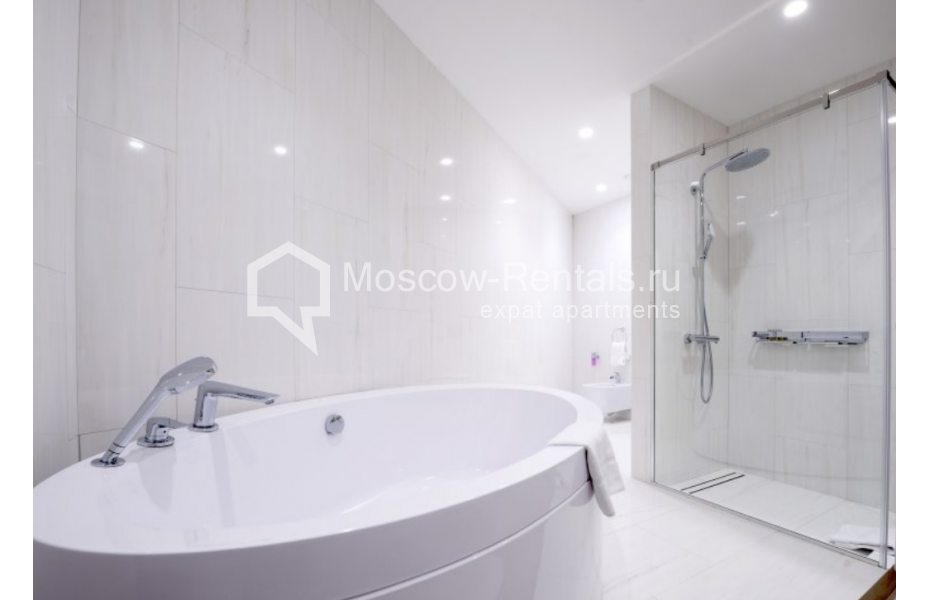 Photo #19 3-room (2 BR) apartment for <a href="http://moscow-rentals.ru/en/articles/long-term-rent" target="_blank">a long-term</a> rent
 in Russia, Moscow, New Arbat str, 32