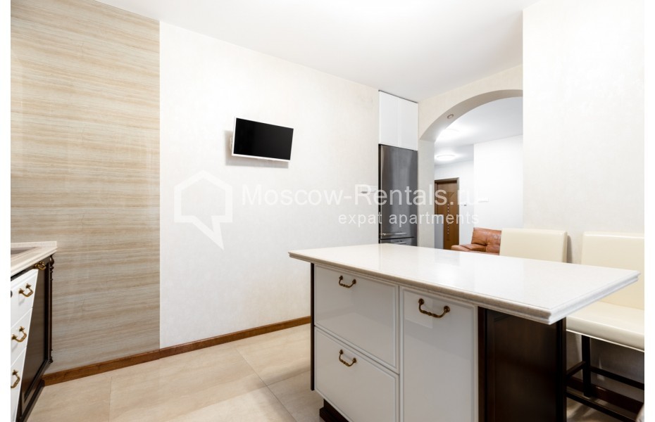 Photo #4 3-room (2 BR) apartment for <a href="http://moscow-rentals.ru/en/articles/long-term-rent" target="_blank">a long-term</a> rent
 in Russia, Moscow, Kursovoi lane, 8/2