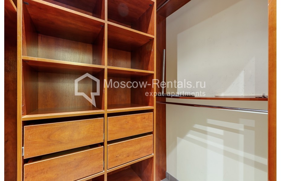 Photo #13 4-room (3 BR) apartment for <a href="http://moscow-rentals.ru/en/articles/long-term-rent" target="_blank">a long-term</a> rent
 in Russia, Moscow, 1st Neapolimovskyi lane, 8