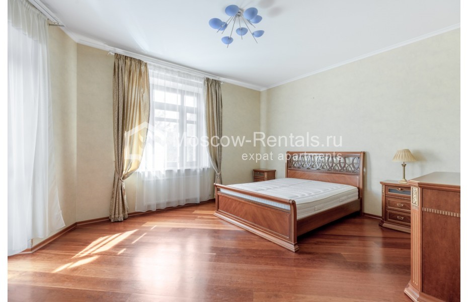 Photo #9 4-room (3 BR) apartment for <a href="http://moscow-rentals.ru/en/articles/long-term-rent" target="_blank">a long-term</a> rent
 in Russia, Moscow, M. Kakovinskyi lane, 8
