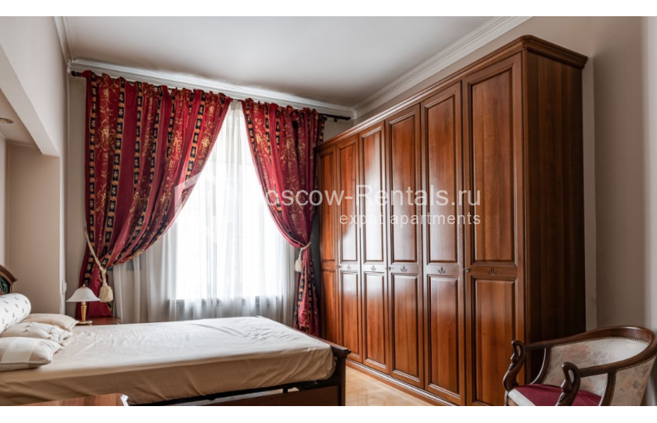 Photo #8 4-room (3 BR) apartment for <a href="http://moscow-rentals.ru/en/articles/long-term-rent" target="_blank">a long-term</a> rent
 in Russia, Moscow, Arbat str, 51С1