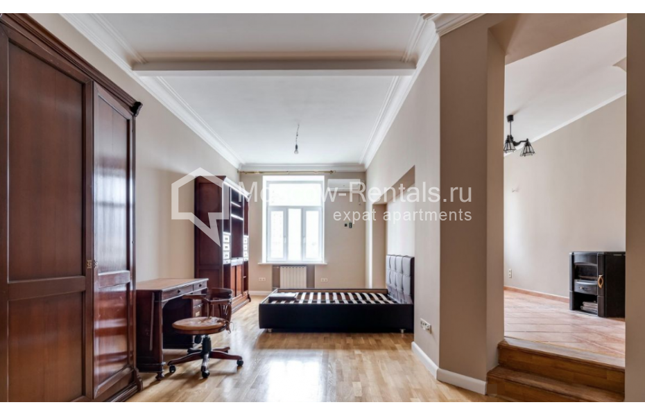 Photo #11 4-room (3 BR) apartment for <a href="http://moscow-rentals.ru/en/articles/long-term-rent" target="_blank">a long-term</a> rent
 in Russia, Moscow, Arbat str, 51С1
