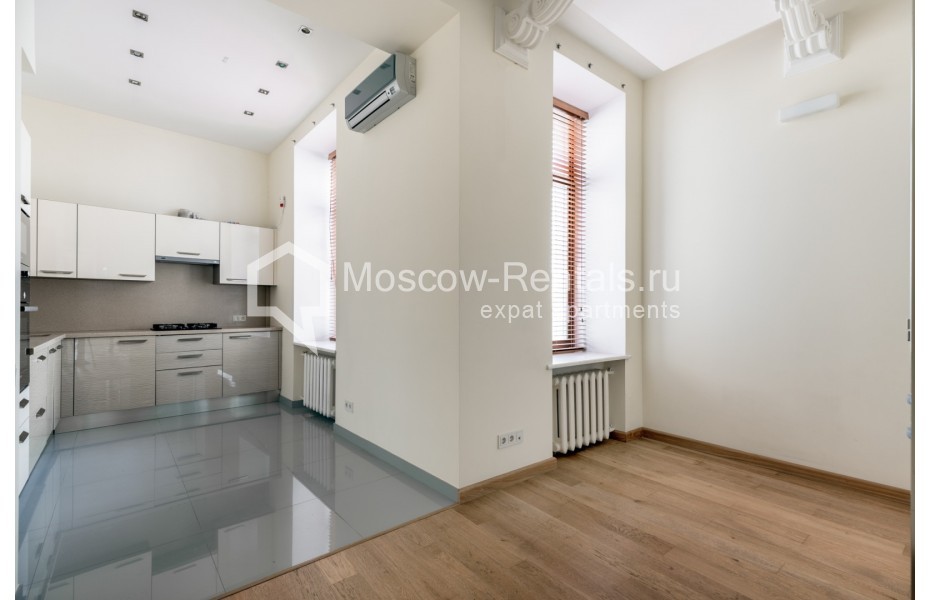 Photo #7 5-room (4 BR) apartment for <a href="http://moscow-rentals.ru/en/articles/long-term-rent" target="_blank">a long-term</a> rent
 in Russia, Moscow, 1st Obydenskyi lane, 9/12