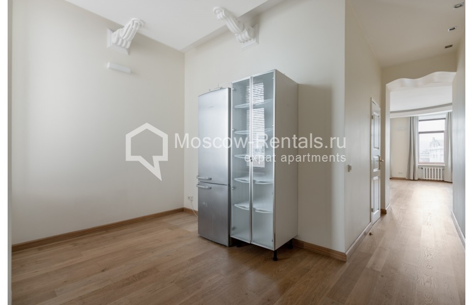 Photo #9 5-room (4 BR) apartment for <a href="http://moscow-rentals.ru/en/articles/long-term-rent" target="_blank">a long-term</a> rent
 in Russia, Moscow, 1st Obydenskyi lane, 9/12