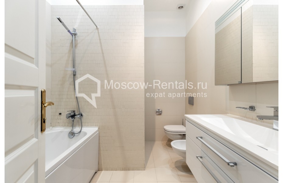 Photo #19 5-room (4 BR) apartment for <a href="http://moscow-rentals.ru/en/articles/long-term-rent" target="_blank">a long-term</a> rent
 in Russia, Moscow, 1st Obydenskyi lane, 9/12