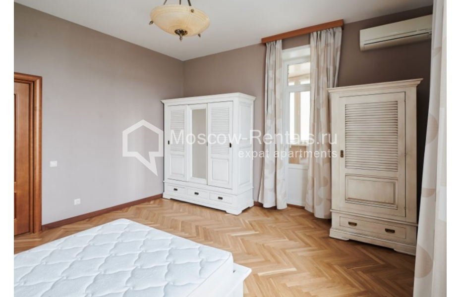 Photo #6 3-room (2 BR) apartment for <a href="http://moscow-rentals.ru/en/articles/long-term-rent" target="_blank">a long-term</a> rent
 in Russia, Moscow, B. Bronnaya str, 19