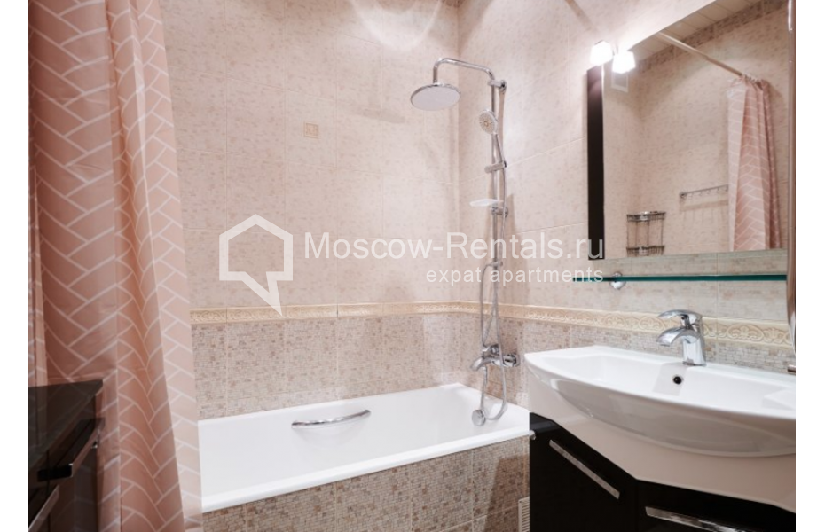 Photo #12 3-room (2 BR) apartment for <a href="http://moscow-rentals.ru/en/articles/long-term-rent" target="_blank">a long-term</a> rent
 in Russia, Moscow, B. Bronnaya str, 19