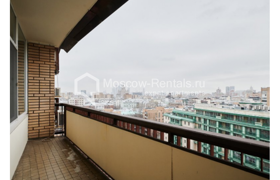 Photo #19 3-room (2 BR) apartment for <a href="http://moscow-rentals.ru/en/articles/long-term-rent" target="_blank">a long-term</a> rent
 in Russia, Moscow, B. Bronnaya str, 19