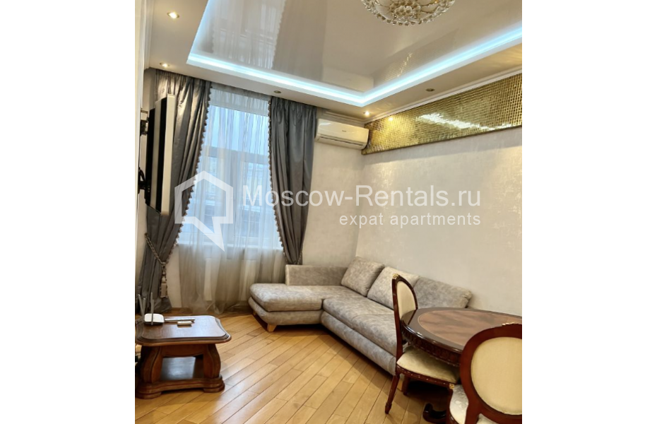 Photo #1 3-room (2 BR) apartment for <a href="http://moscow-rentals.ru/en/articles/long-term-rent" target="_blank">a long-term</a> rent
 in Russia, Moscow, Kosmodamianskaya emb, 46-50С1