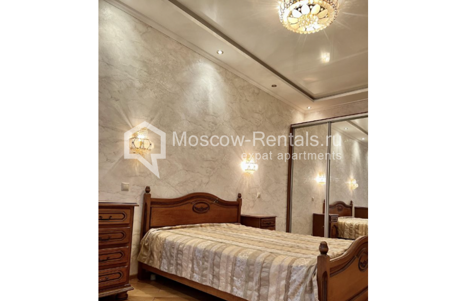 Photo #7 3-room (2 BR) apartment for <a href="http://moscow-rentals.ru/en/articles/long-term-rent" target="_blank">a long-term</a> rent
 in Russia, Moscow, Kosmodamianskaya emb, 46-50С1
