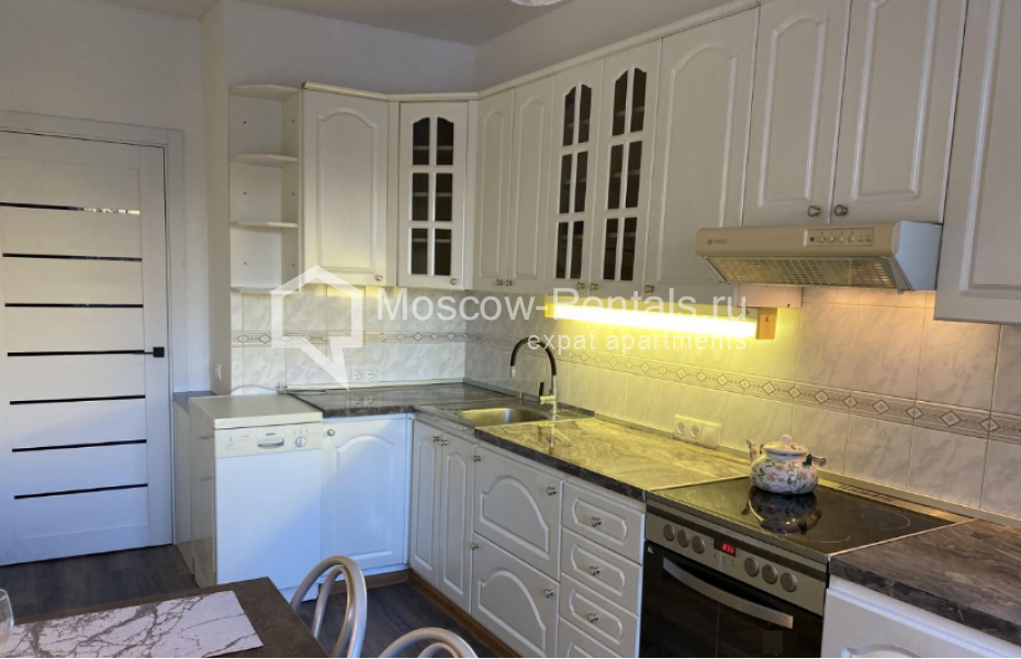 Photo #2 3-room (2 BR) apartment for <a href="http://moscow-rentals.ru/en/articles/long-term-rent" target="_blank">a long-term</a> rent
 in Russia, Moscow, Ivana Franko str, 8К2