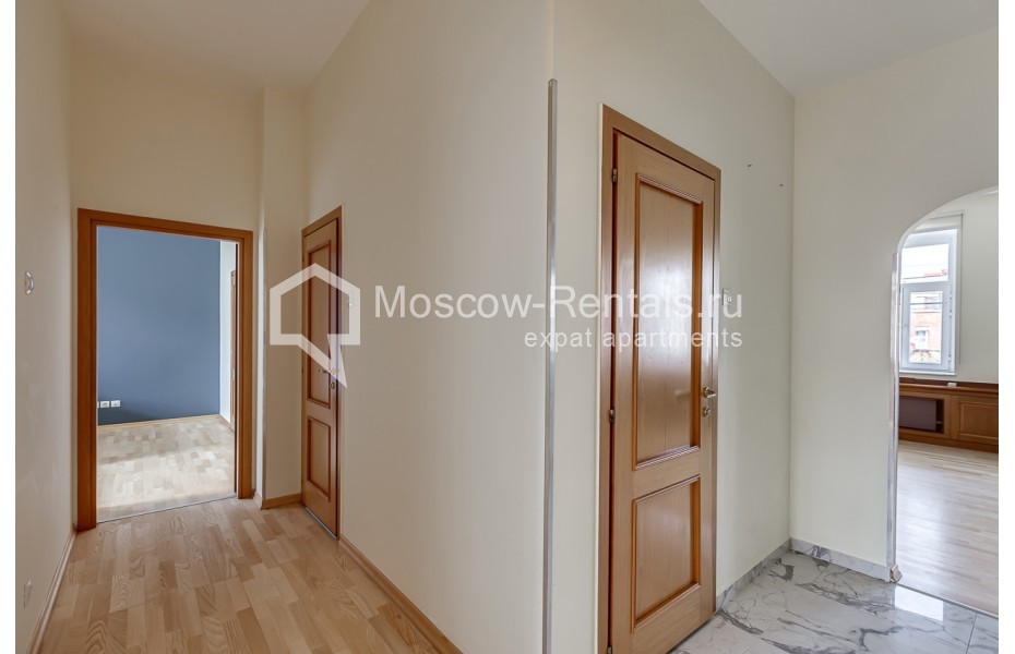 Photo #21 4-room (3 BR) apartment for <a href="http://moscow-rentals.ru/en/articles/long-term-rent" target="_blank">a long-term</a> rent
 in Russia, Moscow, Poslednyi lane, 19