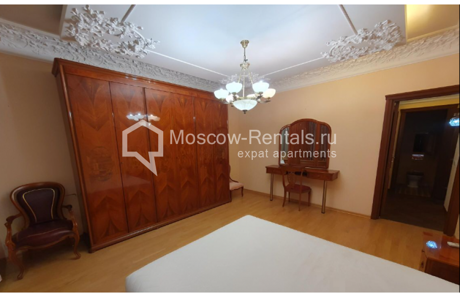 Photo #3 3-room (2 BR) apartment for <a href="http://moscow-rentals.ru/en/articles/long-term-rent" target="_blank">a long-term</a> rent
 in Russia, Moscow, Molodogvardeiskaya str, 4