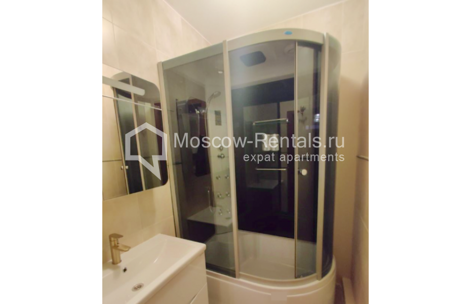 Photo #8 3-room (2 BR) apartment for <a href="http://moscow-rentals.ru/en/articles/long-term-rent" target="_blank">a long-term</a> rent
 in Russia, Moscow, Denezhnyi lane, 8-10