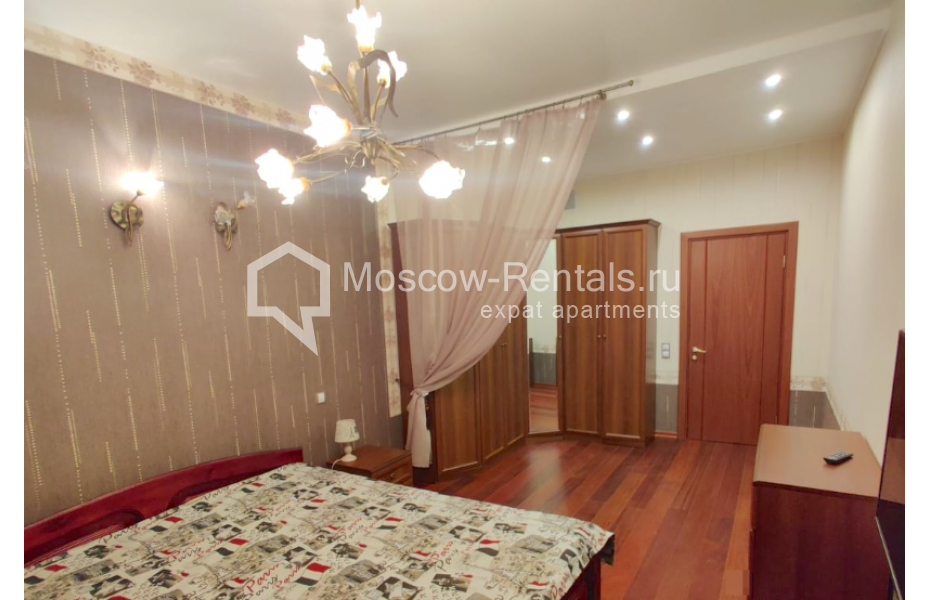 Photo #5 3-room (2 BR) apartment for <a href="http://moscow-rentals.ru/en/articles/long-term-rent" target="_blank">a long-term</a> rent
 in Russia, Moscow, Denezhnyi lane, 8-10