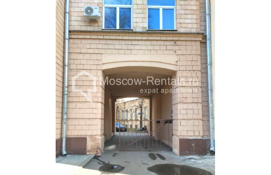 Photo #17 3-room (2 BR) apartment for <a href="http://moscow-rentals.ru/en/articles/long-term-rent" target="_blank">a long-term</a> rent
 in Russia, Moscow, Denezhnyi lane, 8-10