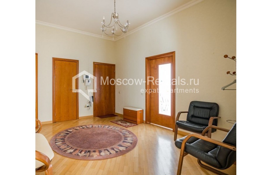 Photo #19 3-room (2 BR) apartment for <a href="http://moscow-rentals.ru/en/articles/long-term-rent" target="_blank">a long-term</a> rent
 in Russia, Moscow, Sivtesv Vrazhek lane, 14