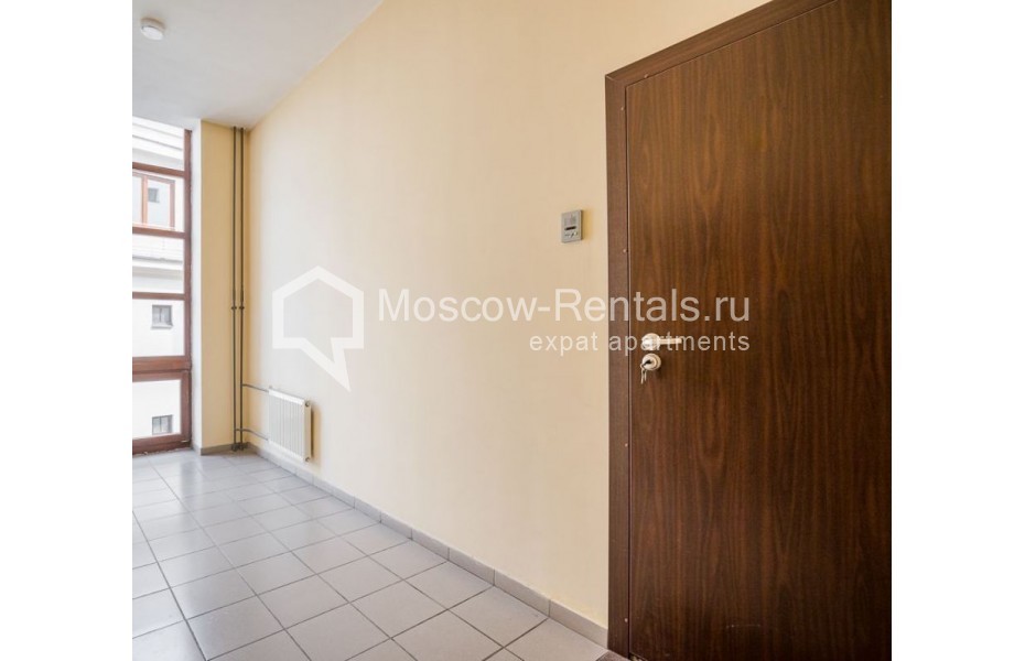 Photo #29 3-room (2 BR) apartment for <a href="http://moscow-rentals.ru/en/articles/long-term-rent" target="_blank">a long-term</a> rent
 in Russia, Moscow, Sivtesv Vrazhek lane, 14