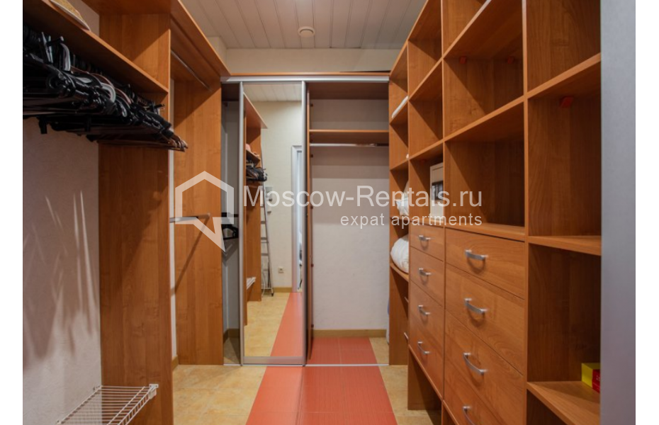 Photo #14 3-room (2 BR) apartment for <a href="http://moscow-rentals.ru/en/articles/long-term-rent" target="_blank">a long-term</a> rent
 in Russia, Moscow, Sivtesv Vrazhek lane, 14