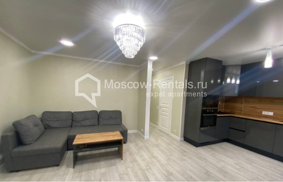 Photo #1 3-room (2 BR) apartment for <a href="http://moscow-rentals.ru/en/articles/long-term-rent" target="_blank">a long-term</a> rent
 in Russia, Moscow, Malaya Pirogovskaya str, 27К1