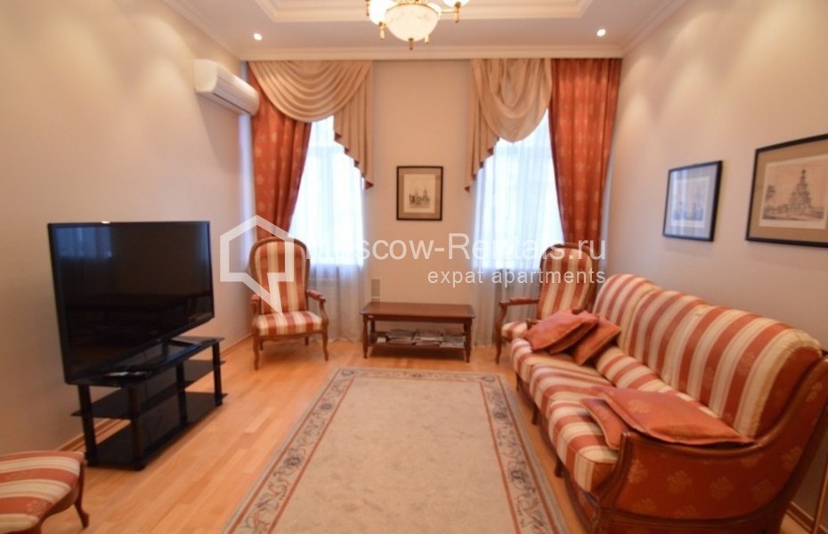 Photo #1 3-room (2 BR) apartment for <a href="http://moscow-rentals.ru/en/articles/long-term-rent" target="_blank">a long-term</a> rent
 in Russia, Moscow, Khlebny lane, 9
