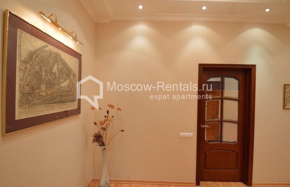 Photo #12 3-room (2 BR) apartment for <a href="http://moscow-rentals.ru/en/articles/long-term-rent" target="_blank">a long-term</a> rent
 in Russia, Moscow, Khlebny lane, 9