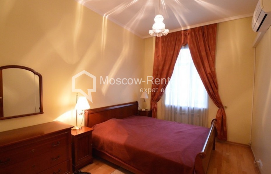 Photo #6 3-room (2 BR) apartment for <a href="http://moscow-rentals.ru/en/articles/long-term-rent" target="_blank">a long-term</a> rent
 in Russia, Moscow, Khlebny lane, 9