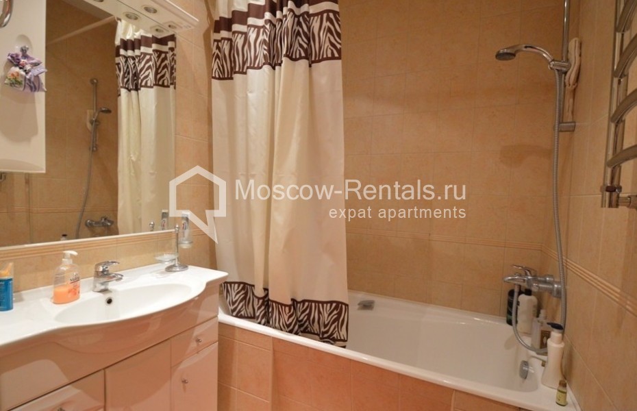 Photo #10 3-room (2 BR) apartment for <a href="http://moscow-rentals.ru/en/articles/long-term-rent" target="_blank">a long-term</a> rent
 in Russia, Moscow, Khlebny lane, 9