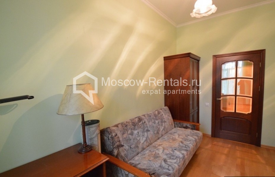 Photo #9 3-room (2 BR) apartment for <a href="http://moscow-rentals.ru/en/articles/long-term-rent" target="_blank">a long-term</a> rent
 in Russia, Moscow, Khlebny lane, 9