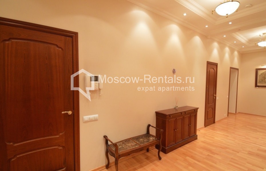Photo #16 3-room (2 BR) apartment for <a href="http://moscow-rentals.ru/en/articles/long-term-rent" target="_blank">a long-term</a> rent
 in Russia, Moscow, Khlebny lane, 9