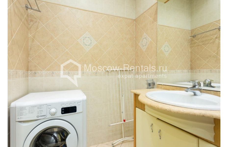 Photo #11 3-room (2 BR) apartment for <a href="http://moscow-rentals.ru/en/articles/long-term-rent" target="_blank">a long-term</a> rent
 in Russia, Moscow, B. Ordynka str, 34-38