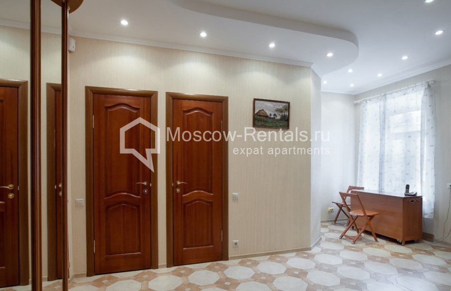 Photo #12 3-room (2 BR) apartment for <a href="http://moscow-rentals.ru/en/articles/long-term-rent" target="_blank">a long-term</a> rent
 in Russia, Moscow, Merzlyakovsky lane, 5/1