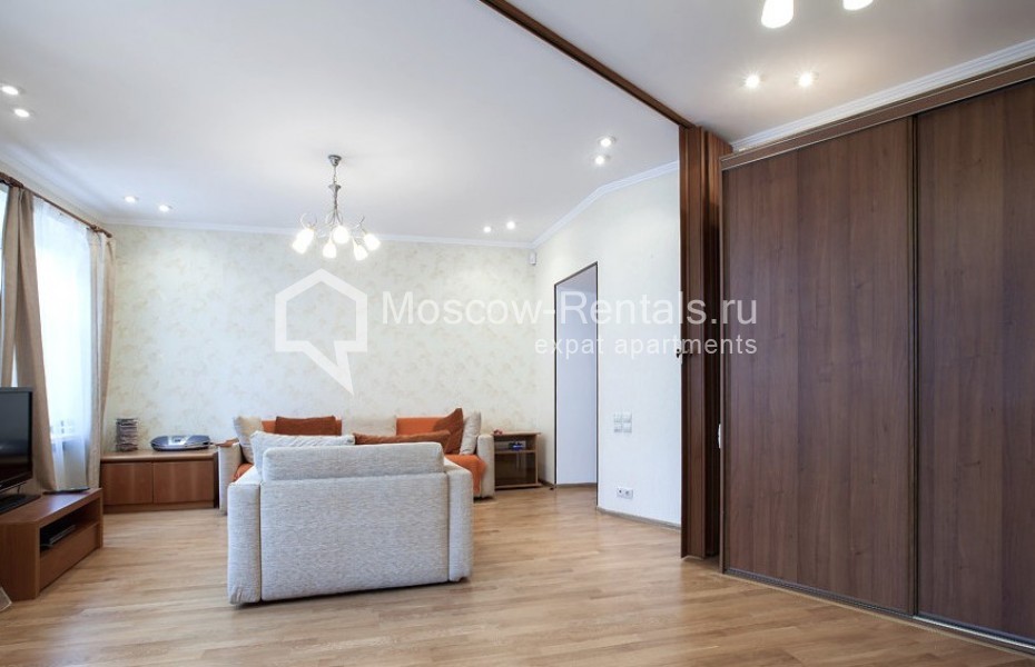 Photo #3 3-room (2 BR) apartment for <a href="http://moscow-rentals.ru/en/articles/long-term-rent" target="_blank">a long-term</a> rent
 in Russia, Moscow, Merzlyakovsky lane, 5/1