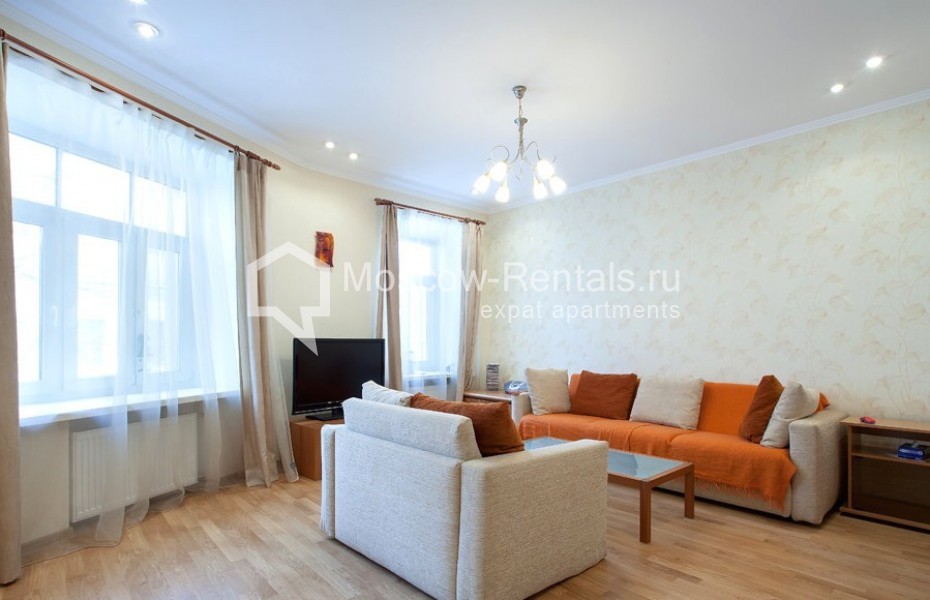 Photo #2 3-room (2 BR) apartment for <a href="http://moscow-rentals.ru/en/articles/long-term-rent" target="_blank">a long-term</a> rent
 in Russia, Moscow, Merzlyakovsky lane, 5/1