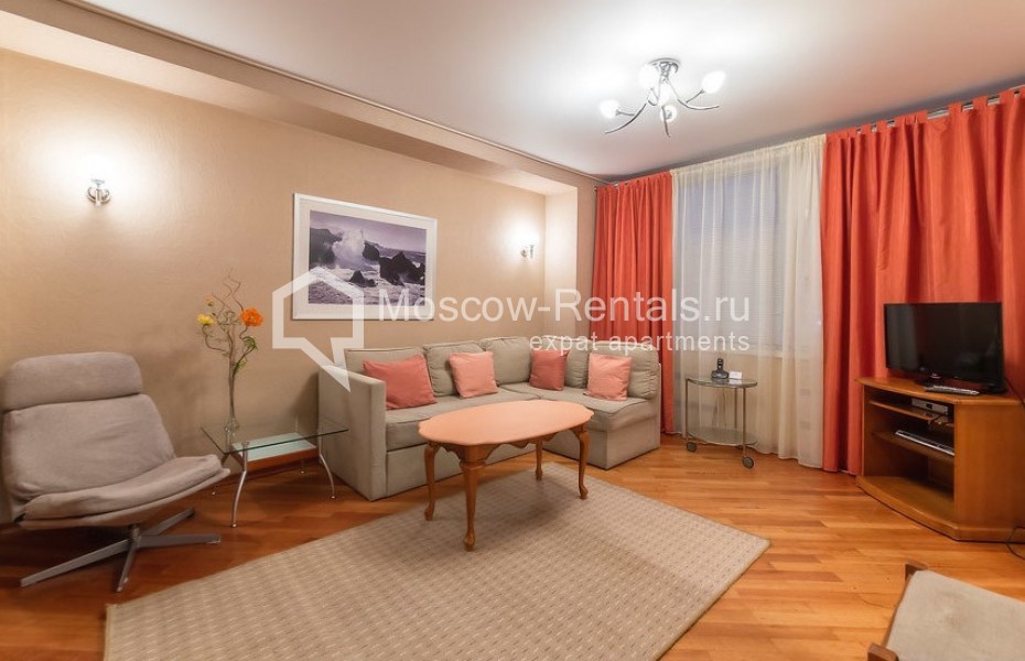 Photo #1 3-room (2 BR) apartment for <a href="http://moscow-rentals.ru/en/articles/long-term-rent" target="_blank">a long-term</a> rent
 in Russia, Moscow, New Arbat str, 10