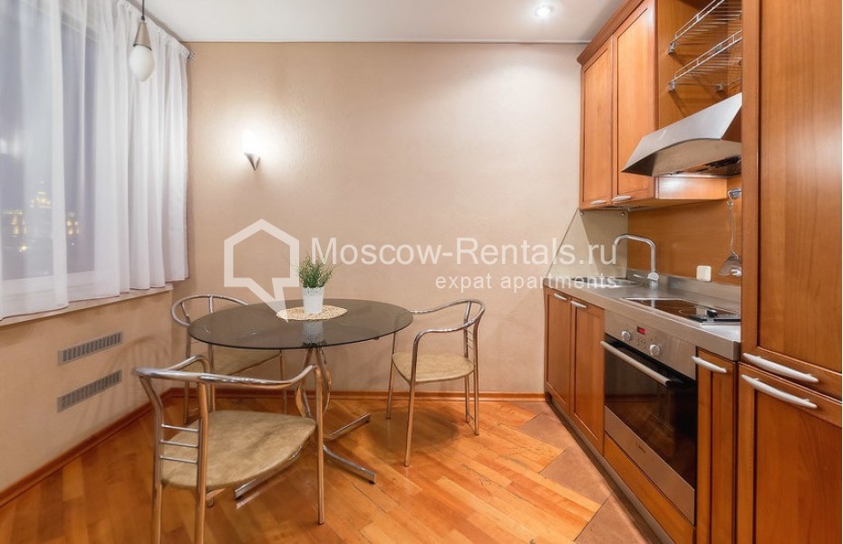 Photo #6 3-room (2 BR) apartment for <a href="http://moscow-rentals.ru/en/articles/long-term-rent" target="_blank">a long-term</a> rent
 in Russia, Moscow, New Arbat str, 10