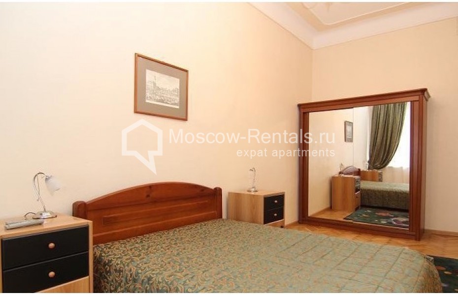 Photo #4 3-room (2 BR) apartment for <a href="http://moscow-rentals.ru/en/articles/long-term-rent" target="_blank">a long-term</a> rent
 in Russia, Moscow, Arbat str, 20