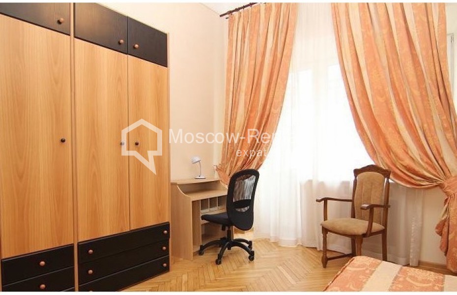 Photo #7 3-room (2 BR) apartment for <a href="http://moscow-rentals.ru/en/articles/long-term-rent" target="_blank">a long-term</a> rent
 in Russia, Moscow, Arbat str, 20
