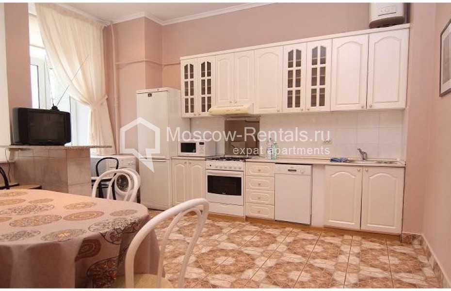 Photo #8 3-room (2 BR) apartment for <a href="http://moscow-rentals.ru/en/articles/long-term-rent" target="_blank">a long-term</a> rent
 in Russia, Moscow, Arbat str, 20