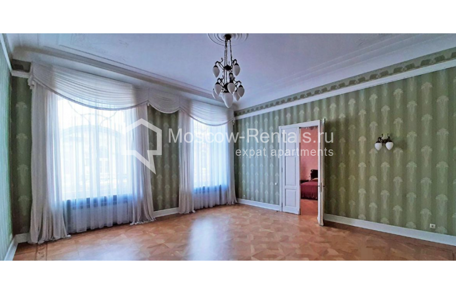 Photo #2 3-room (2 BR) apartment for <a href="http://moscow-rentals.ru/en/articles/long-term-rent" target="_blank">a long-term</a> rent
 in Russia, Moscow, Prechistenka str, 28