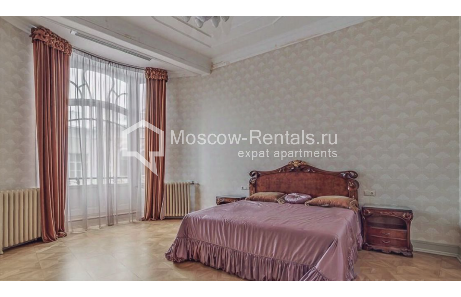 Photo #4 3-room (2 BR) apartment for <a href="http://moscow-rentals.ru/en/articles/long-term-rent" target="_blank">a long-term</a> rent
 in Russia, Moscow, Prechistenka str, 28