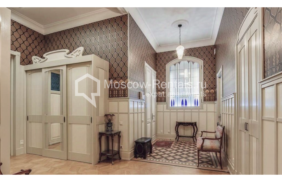 Photo #11 3-room (2 BR) apartment for <a href="http://moscow-rentals.ru/en/articles/long-term-rent" target="_blank">a long-term</a> rent
 in Russia, Moscow, Prechistenka str, 28