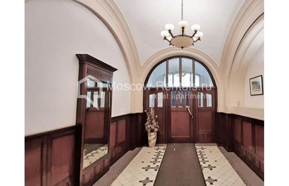 Photo #16 3-room (2 BR) apartment for <a href="http://moscow-rentals.ru/en/articles/long-term-rent" target="_blank">a long-term</a> rent
 in Russia, Moscow, Prechistenka str, 28