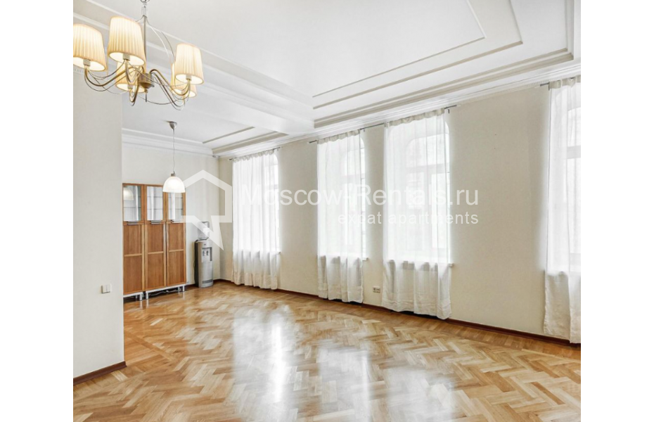Photo #1 4-room (3 BR) apartment for <a href="http://moscow-rentals.ru/en/articles/long-term-rent" target="_blank">a long-term</a> rent
 in Russia, Moscow, Philippovskyi lane, 18