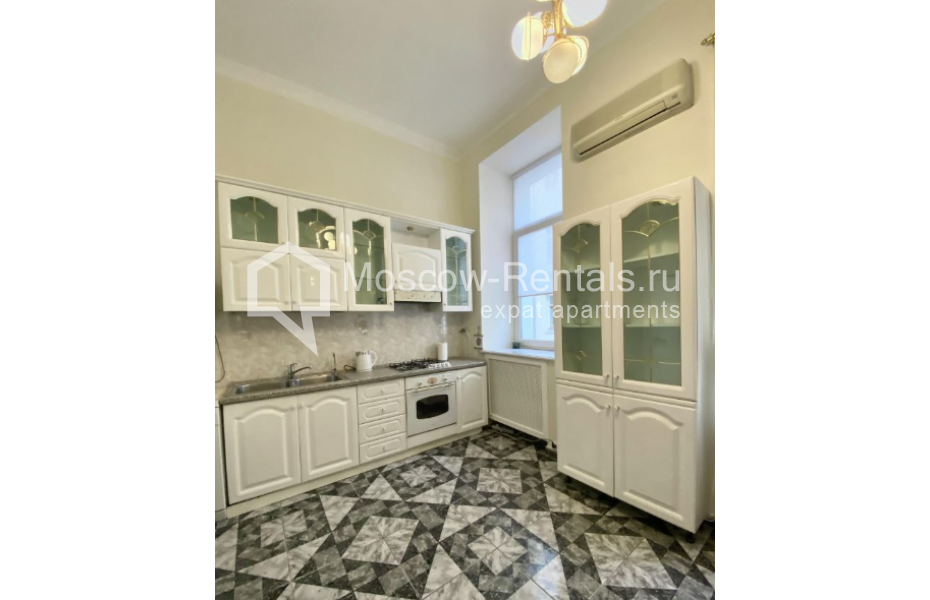 Photo #8 4-room (3 BR) apartment for <a href="http://moscow-rentals.ru/en/articles/long-term-rent" target="_blank">a long-term</a> rent
 in Russia, Moscow, Tverskaya str, 12с8