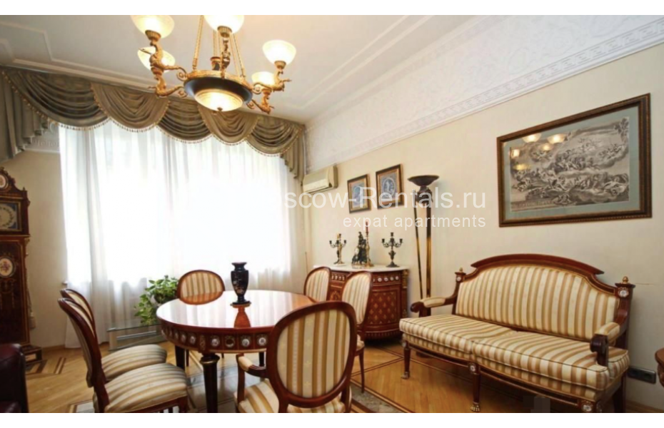 Photo #1 4-room (3 BR) apartment for <a href="http://moscow-rentals.ru/en/articles/long-term-rent" target="_blank">a long-term</a> rent
 in Russia, Moscow, Smolenskyi blv, 15