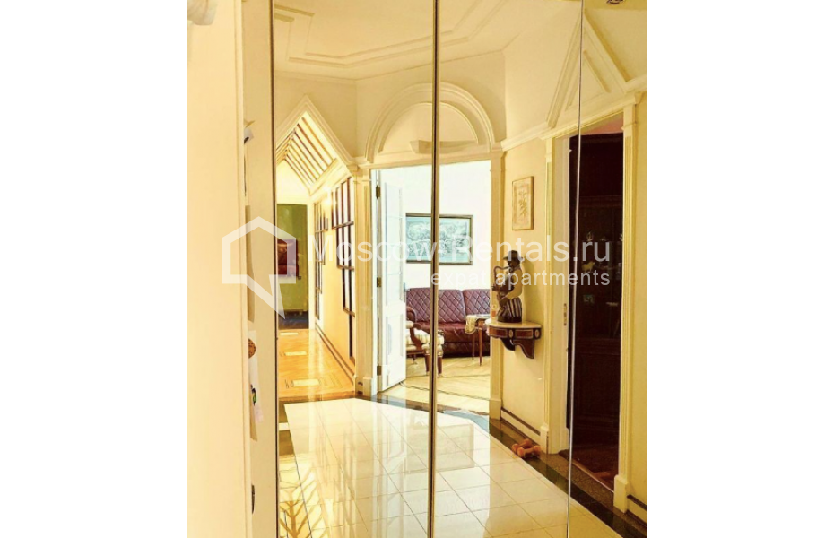 Photo #2 4-room (3 BR) apartment for <a href="http://moscow-rentals.ru/en/articles/long-term-rent" target="_blank">a long-term</a> rent
 in Russia, Moscow, Smolenskyi blv, 15
